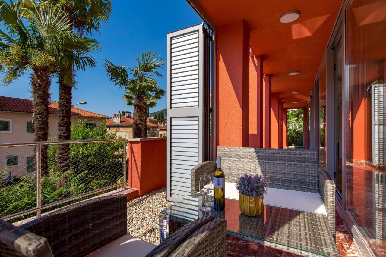 Luxury City Center Apartment -50M To The Sea Opatija Buitenkant foto