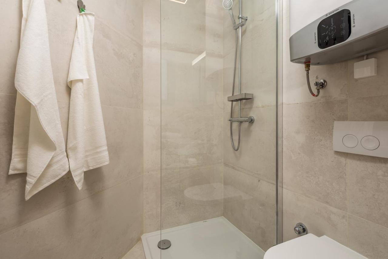Luxury City Center Apartment -50M To The Sea Opatija Buitenkant foto