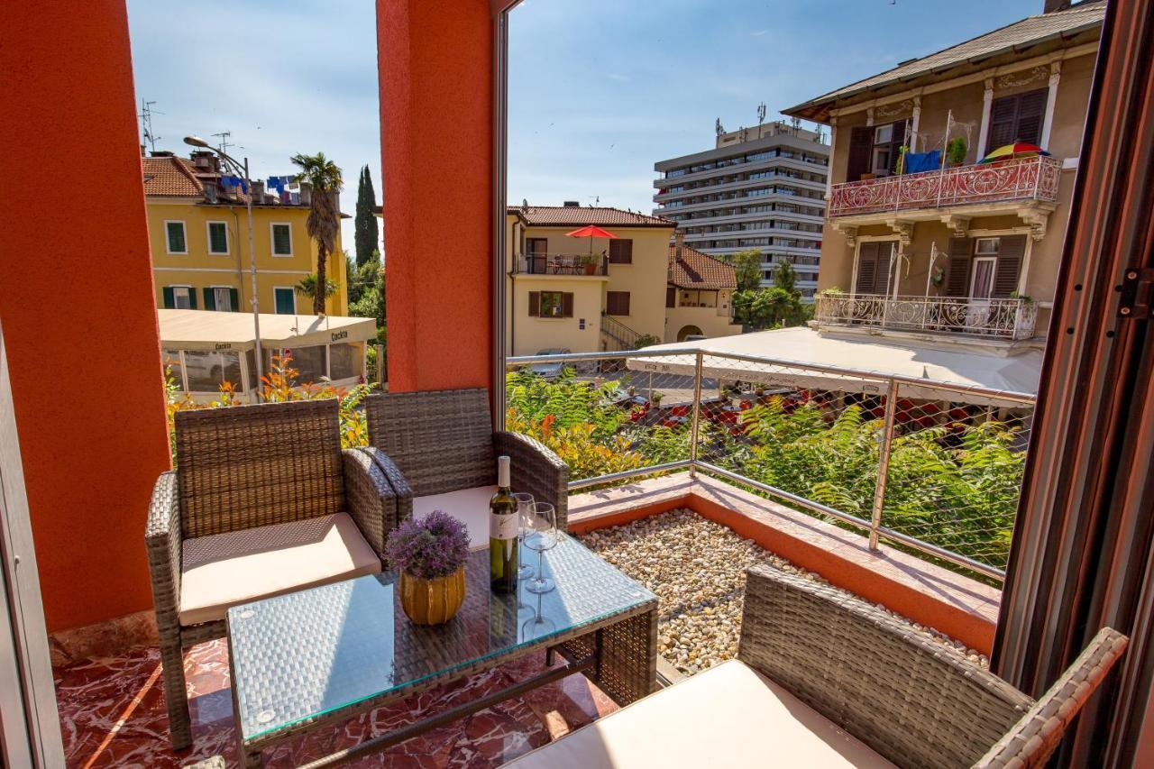 Luxury City Center Apartment -50M To The Sea Opatija Buitenkant foto