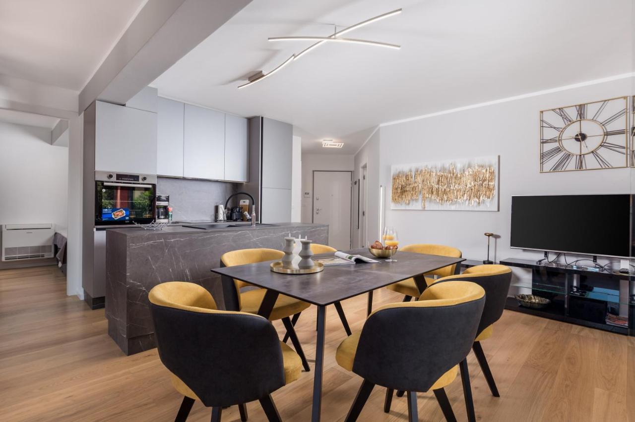 Luxury City Center Apartment -50M To The Sea Opatija Buitenkant foto
