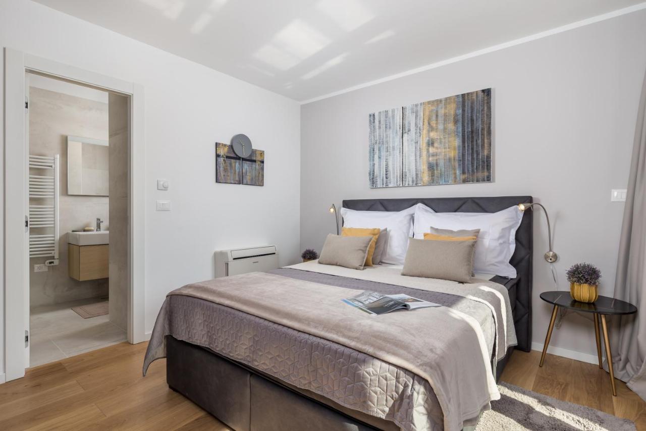 Luxury City Center Apartment -50M To The Sea Opatija Buitenkant foto