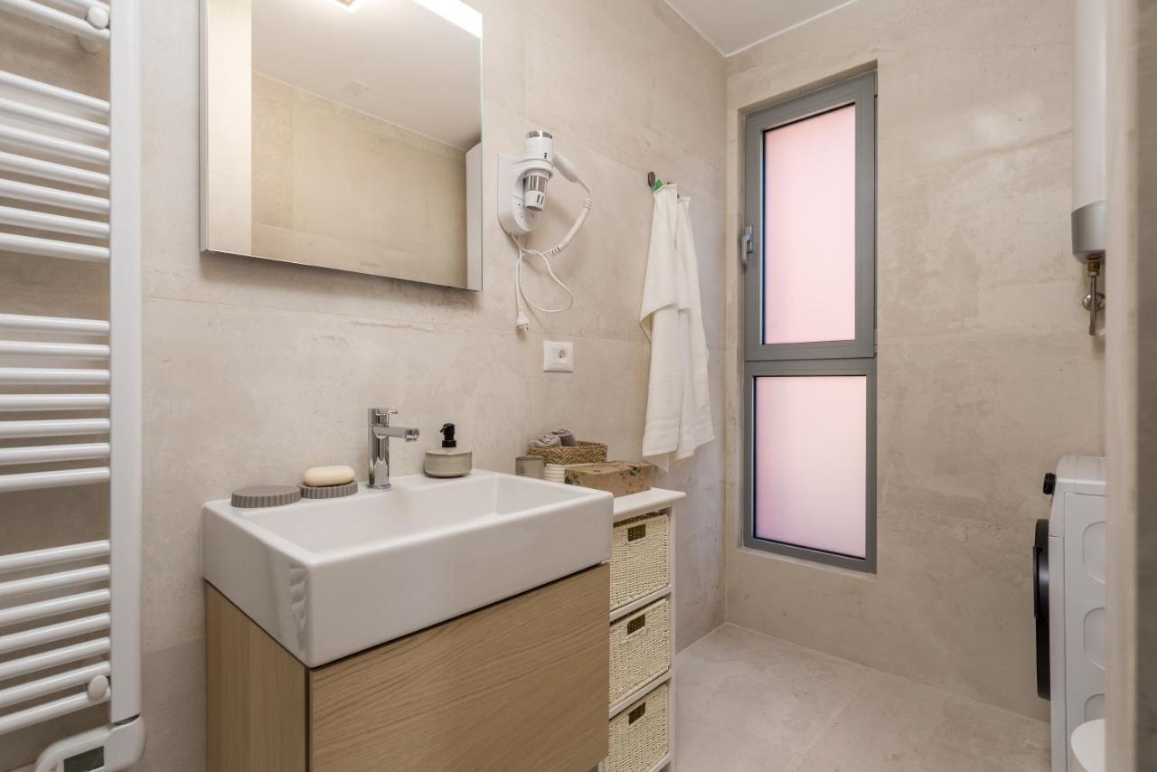 Luxury City Center Apartment -50M To The Sea Opatija Buitenkant foto